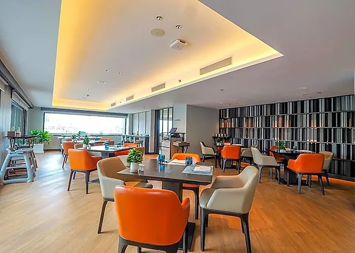 Отель Marriott Executive Bangkok, Sukhumvit 50 5*