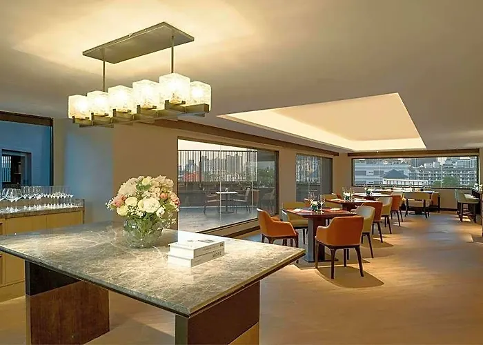 Отель Marriott Executive Bangkok, Sukhumvit 50 5*